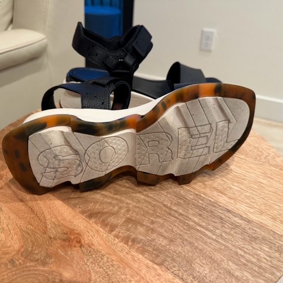 Sorel Black and Tan Women's Sandals - Picture 4 of 5